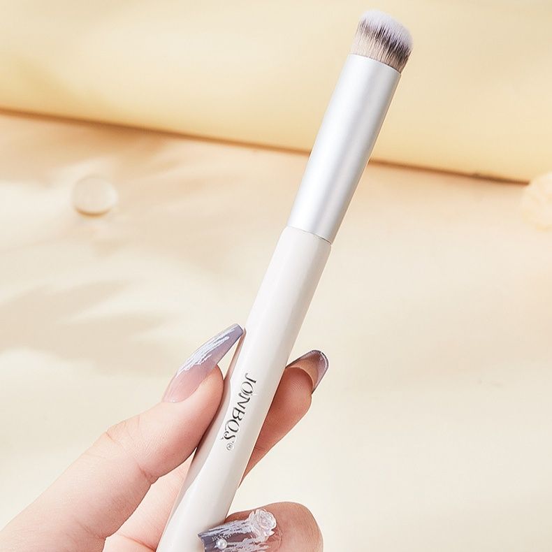 メイクブラシ 軽いファンデーションブラシ