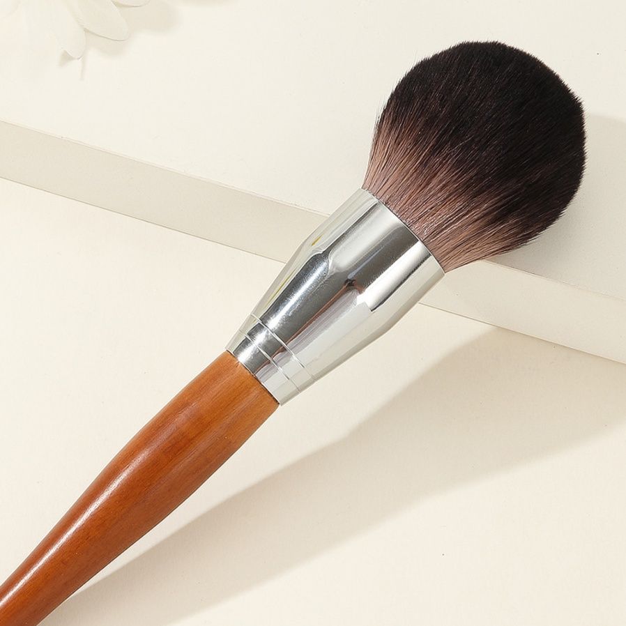 メイクブラシ 天然木ハンドル丸型チークブラシ