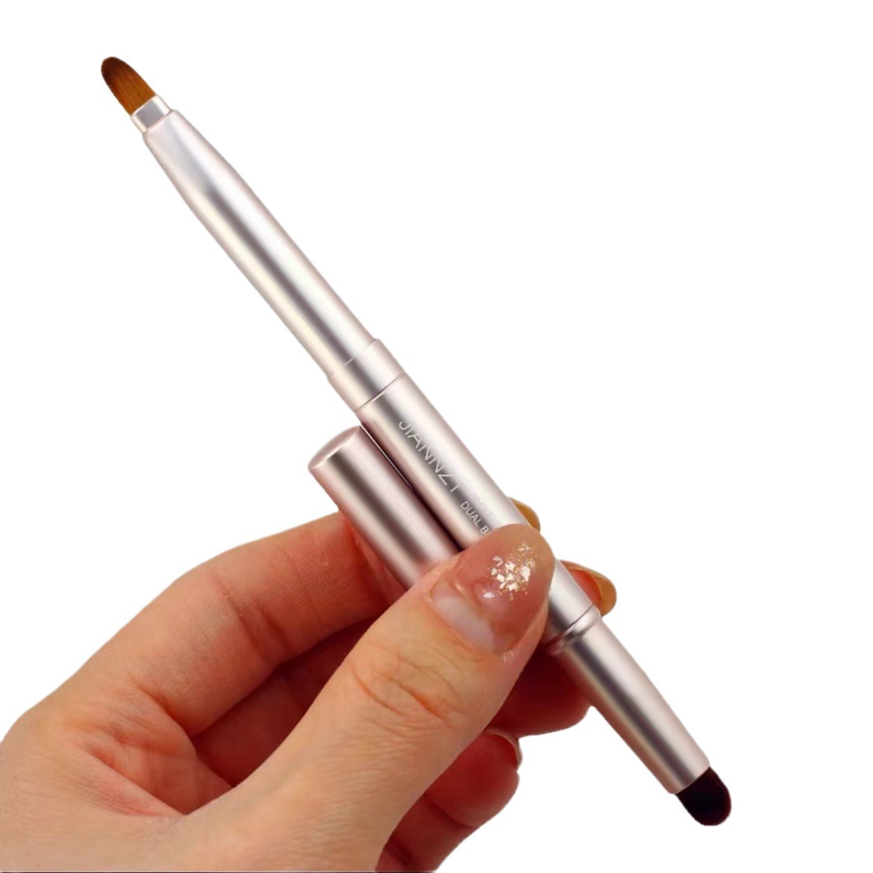 メイクブラシ 携帯用二刀流リップブラシ繰り出し式