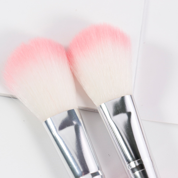 メイクブラシ 斜めカット扇型ファンデーションブラシ