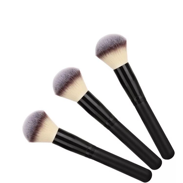 メイクブラシ ふんわり仕上げの丸型チーク用メイクブラシ