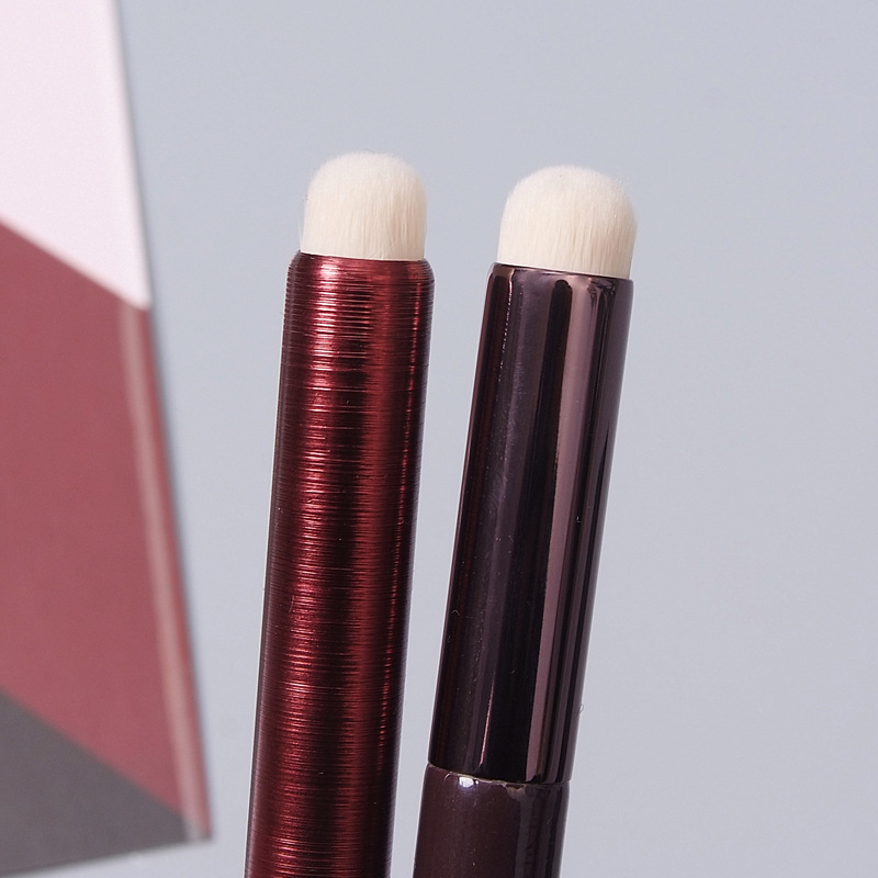 メイクブラシ なめらか丸型リップブラシ