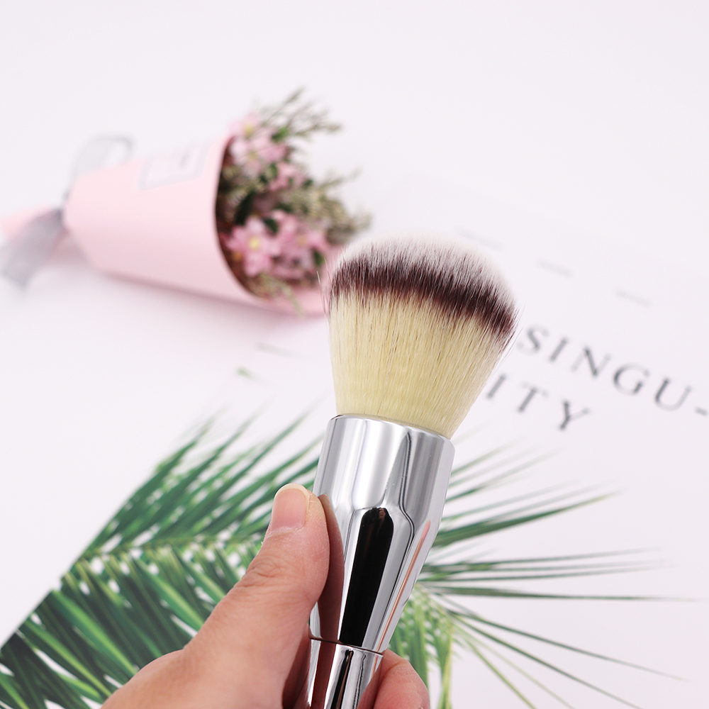 メイクブラシ プロ仕様高密度毛束ファンデーショ専用ブラシ