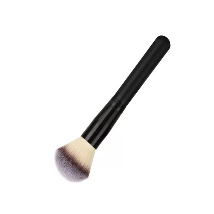 メイクブラシ ふんわり仕上げの丸型チーク用メイクブラシ