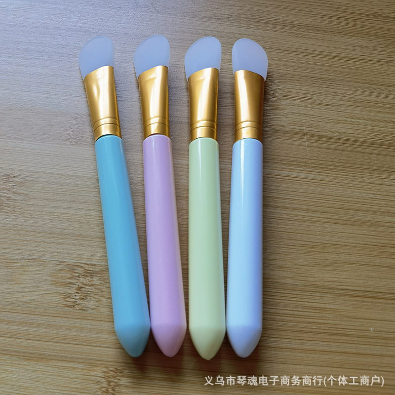 メイクブラシ 柔らか毛先のパステル調コンシーラーブラシ