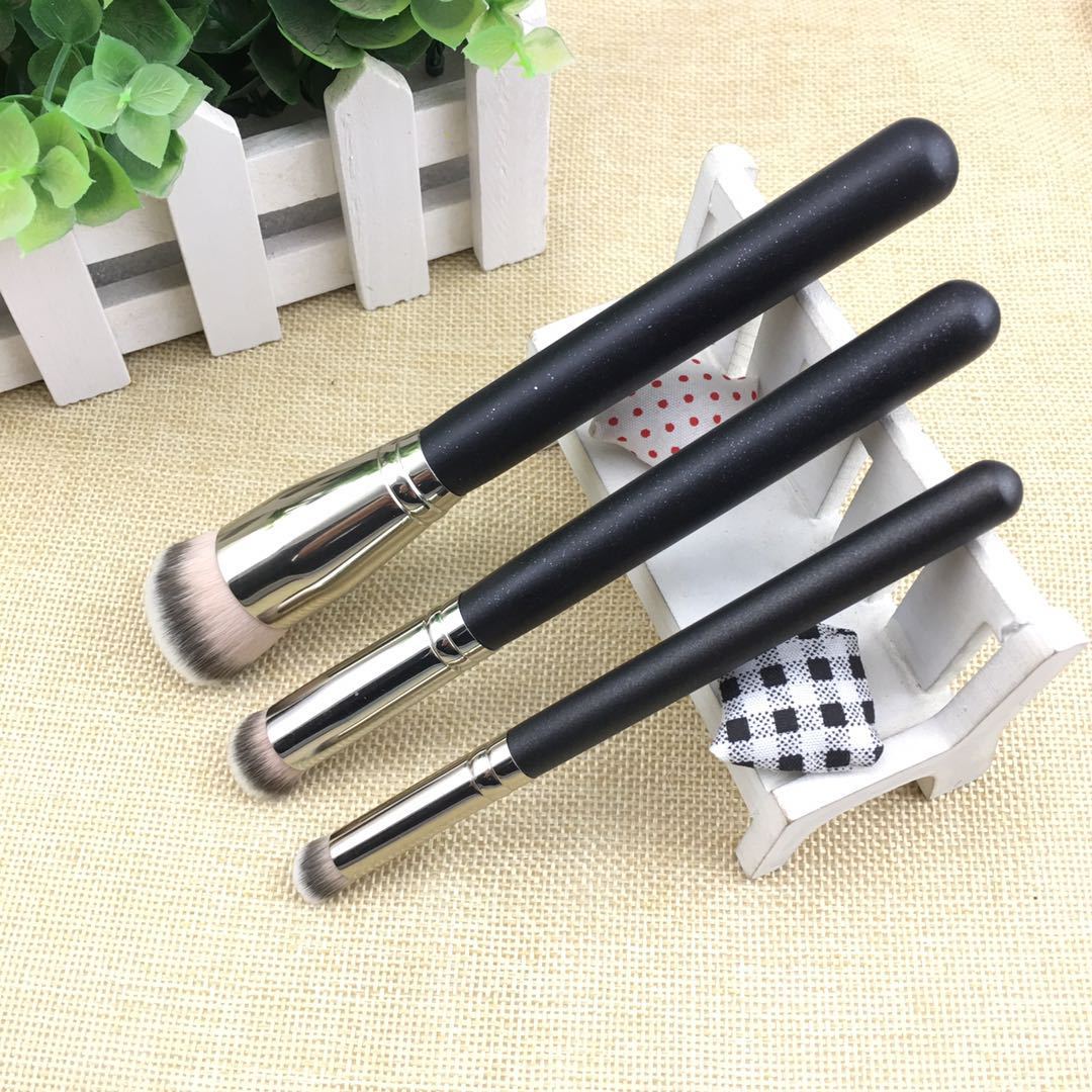 メイクブラシ プロ仕様斜めカット平筆ファンデーション用メイクブラシセット