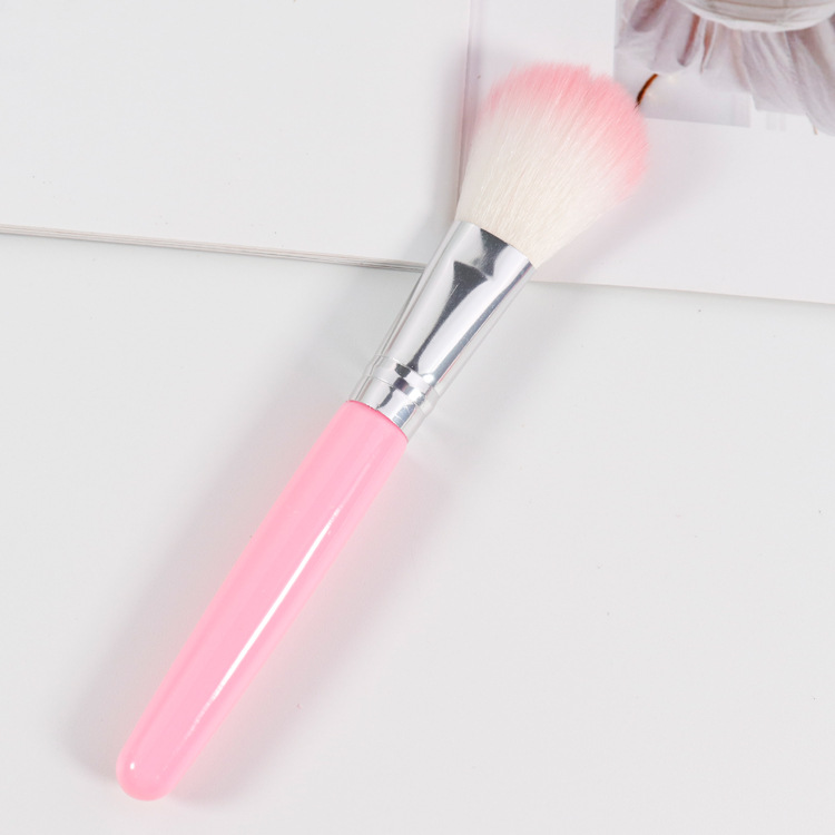 メイクブラシ 斜めカット扇型ファンデーションブラシ