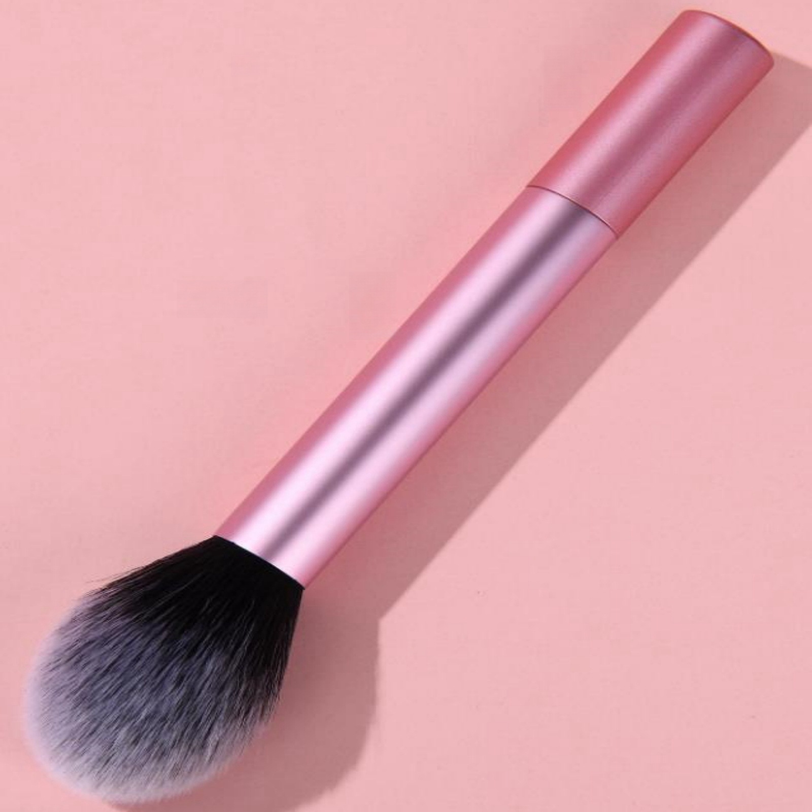 メイクブラシ ふんわり美肌丸型ファンデーション専用ブラシ