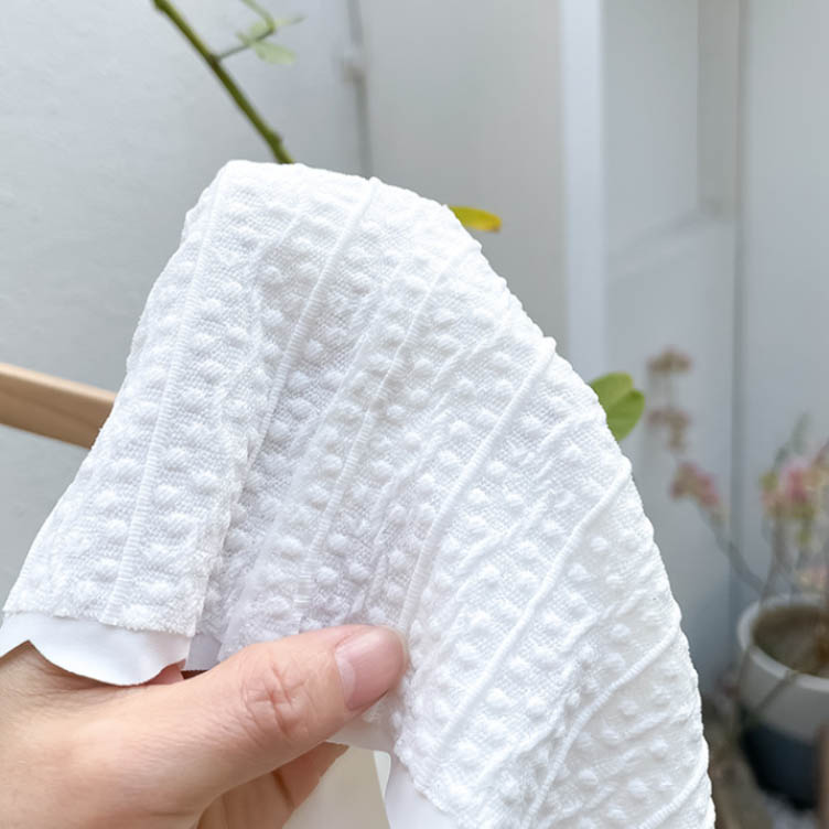 ノンワイヤー ブラトップ タンクトップ 白 レース 胸元カップ付き