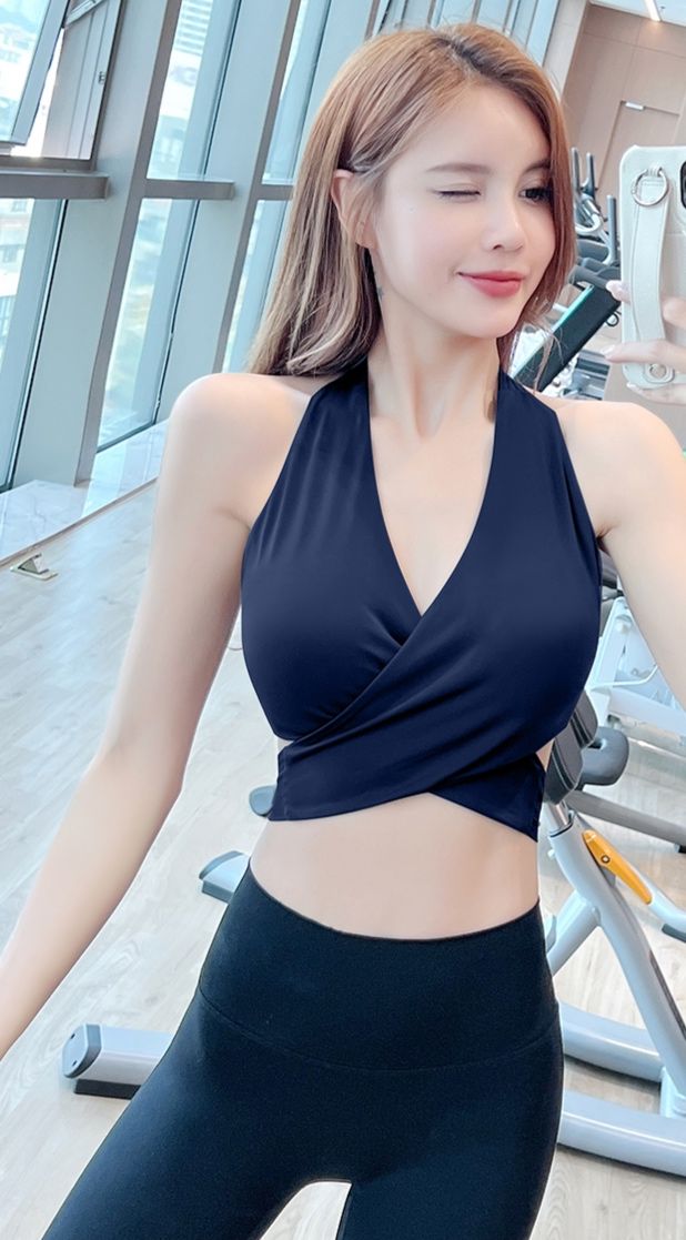 ブラトップ 胸元美人 ホルターネックトップ