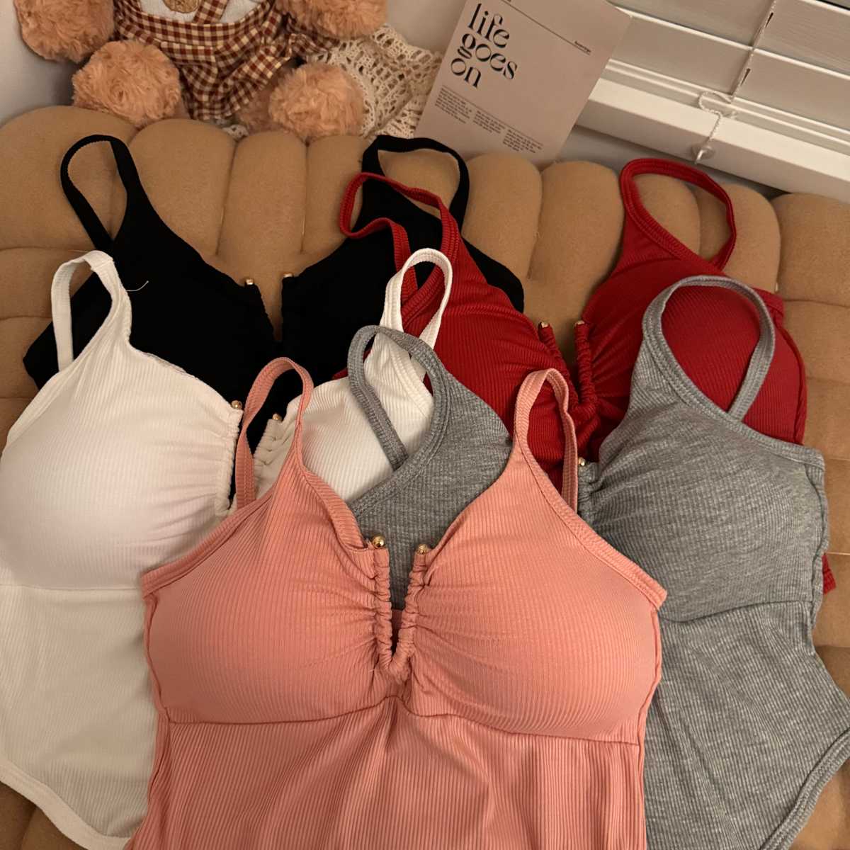 リブ素材 胸元ギャザー ブラトップ