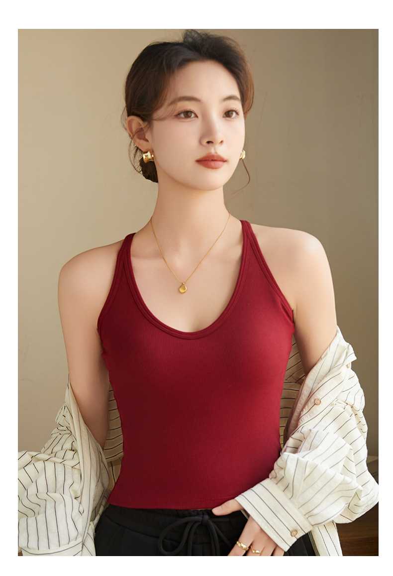 美シルエット 胸元きれいなブラトップ