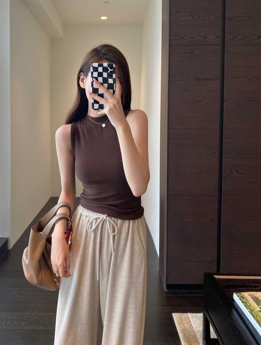 ブラトップ すっきりシルエット リブ編みノースリーブ