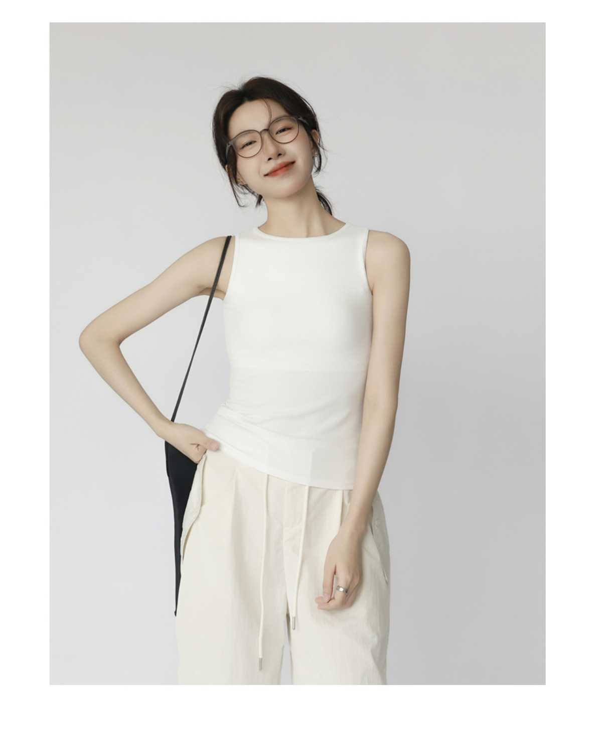 シンプル無地ブラトップ一体型タンクトップ