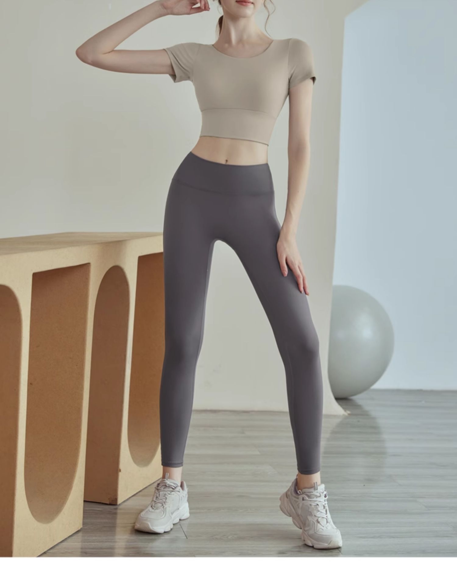 ブラトップ 背中デザイン美姿勢ブラトップ