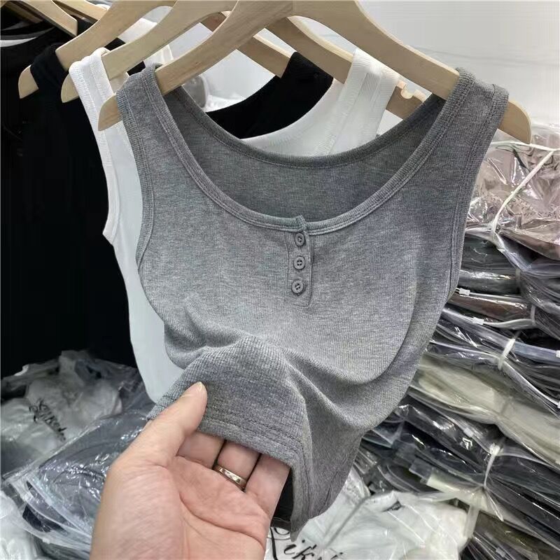 リブ編みボタン飾りブラトップ