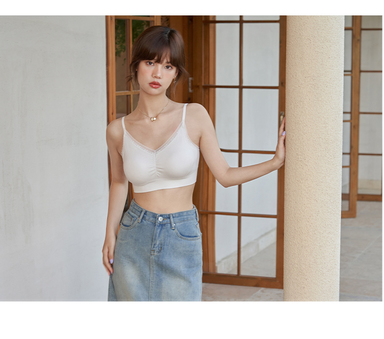 ブラトップ 優美レース飾りチューブトップ
