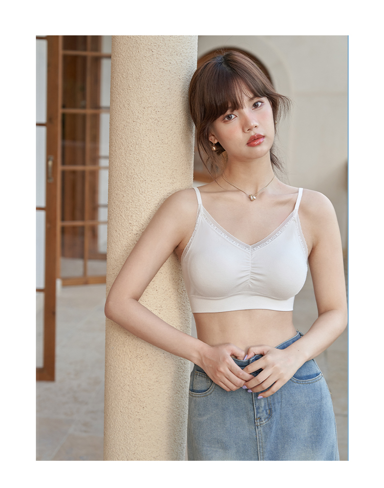 ブラトップ 優美レース飾りチューブトップ