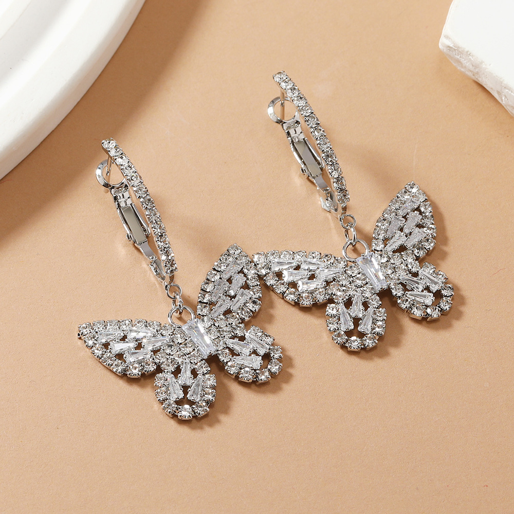 https://fulmo-img-server.com/bridalgleam/0248e9cf-2315-44cb-b6e7-d081eaa9dc0c.jpg
