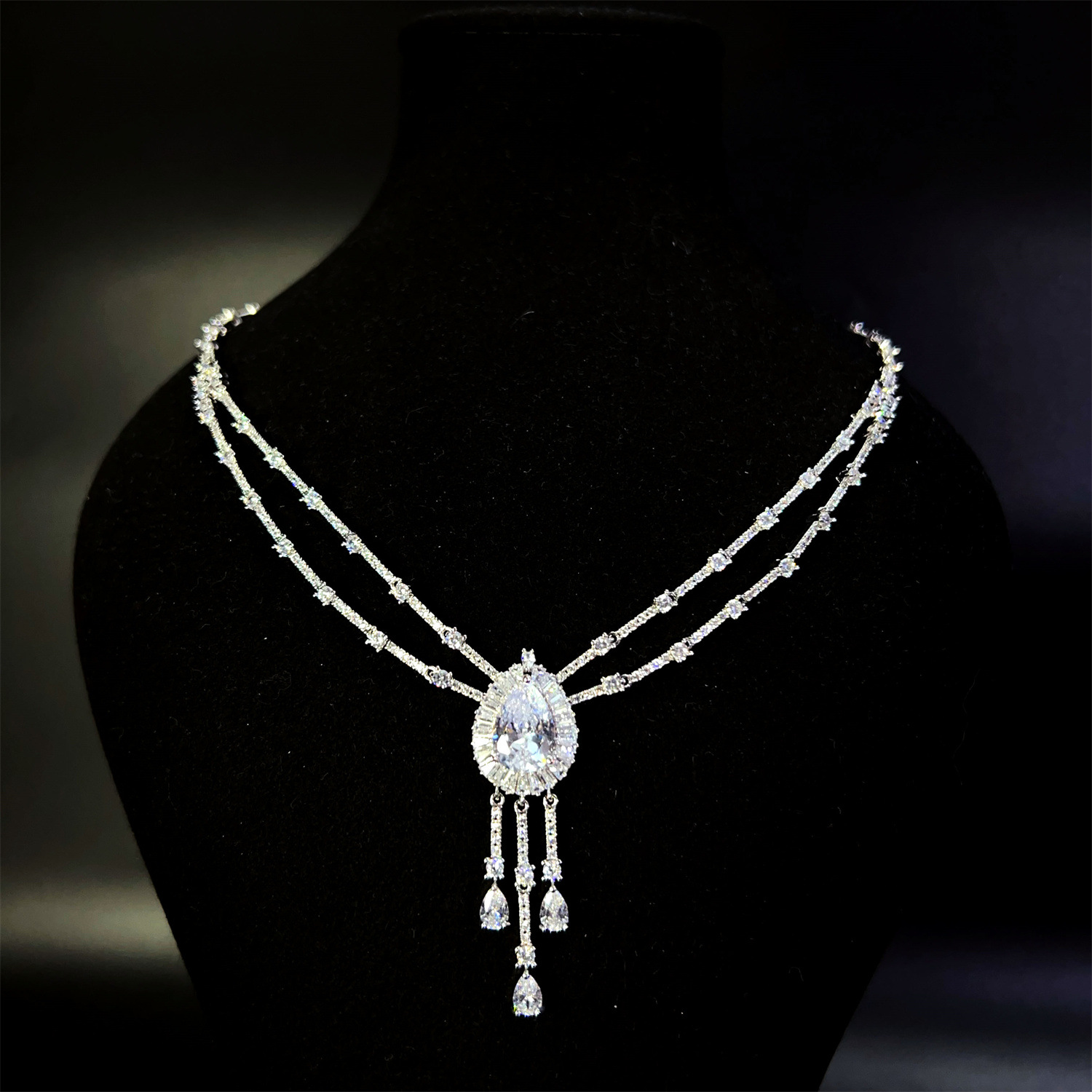 https://fulmo-img-server.com/bridalgleam/077c6804-6f37-46fd-93e1-1f6a341a3fb5.jpg