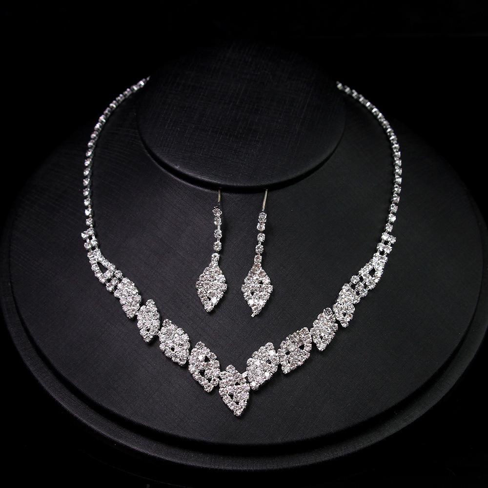 https://fulmo-img-server.com/bridalgleam/0abca9a7-349d-4a5d-8866-d398a3c75ade.jpg