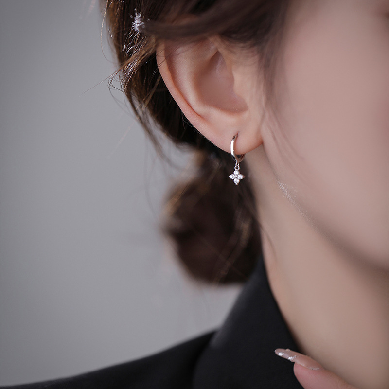 結婚式 アクセサリー 小花モチーフ フープピアス