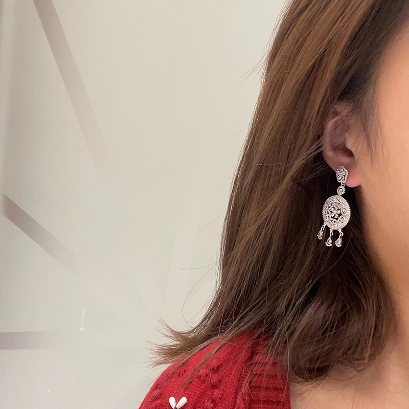 結婚式 アクセサリー 花ちりめん揺れ飾りウェディングピアス
