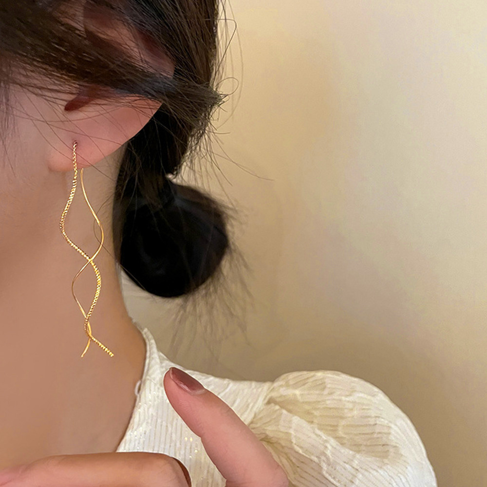 結婚式 アクセサリー 揺れる波型チェーンピアス 