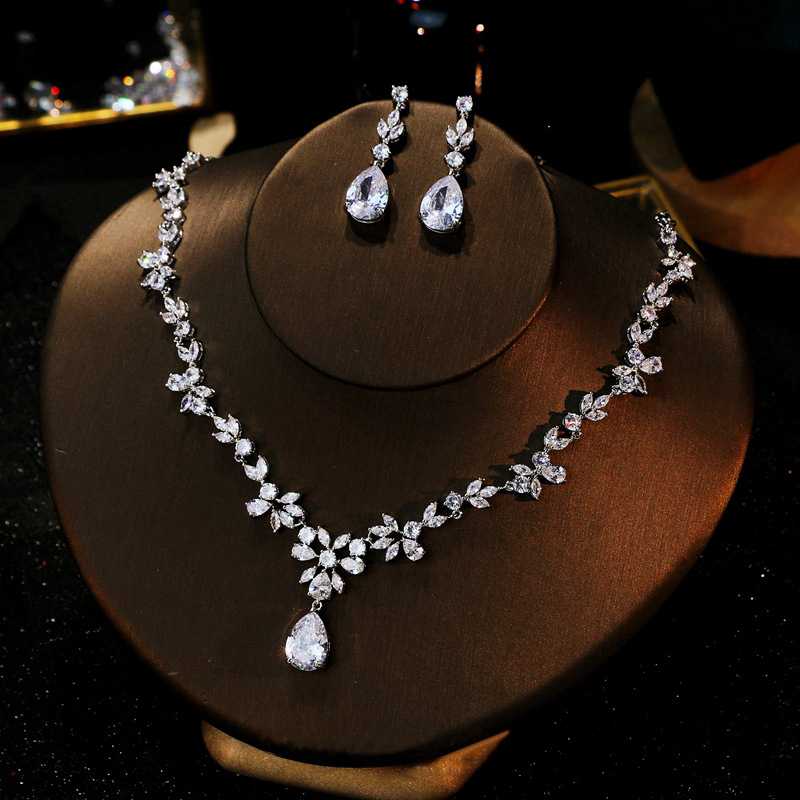 https://fulmo-img-server.com/bridalgleam/1756440078884_2cro6hkc_f6coy792.jpeg