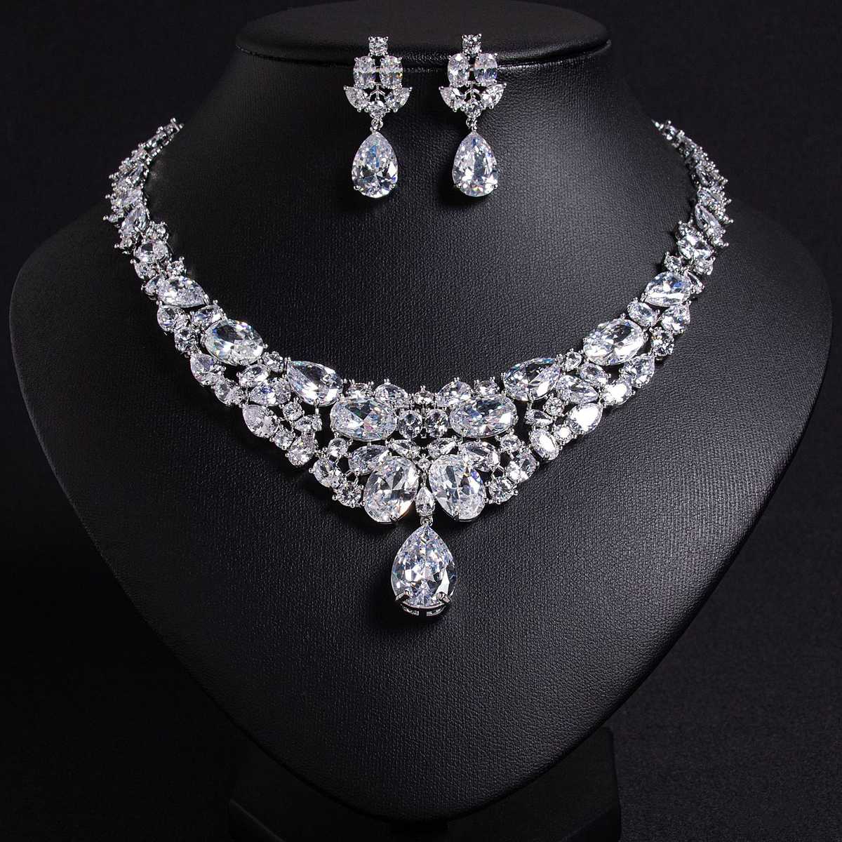 https://fulmo-img-server.com/bridalgleam/1756440122685_dkno4vhn_jtr2tn2j.jpeg