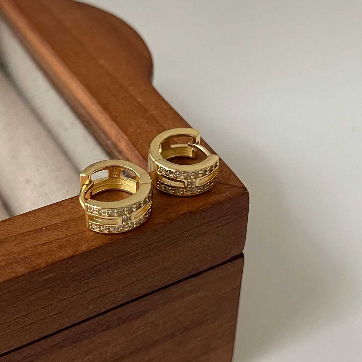 結婚式 アクセサリー 凛と煌めく二連フープピアス