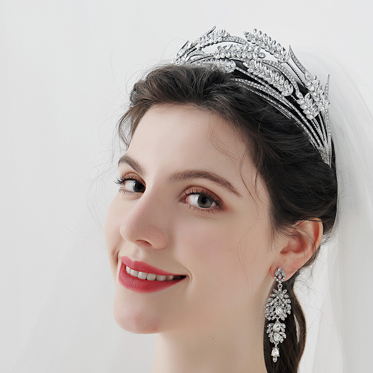 https://fulmo-img-server.com/bridalgleam/1a7e36bf-0c74-4026-a4ed-c94f7fbea4a2.jpg