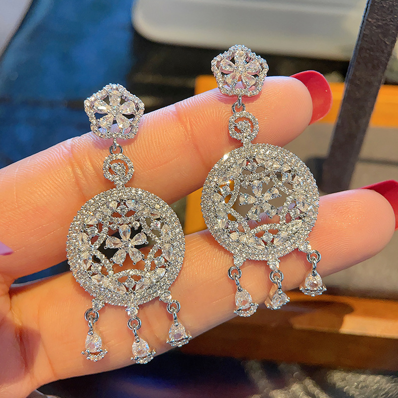 結婚式 アクセサリー 花ちりめん揺れ飾りウェディングピアス