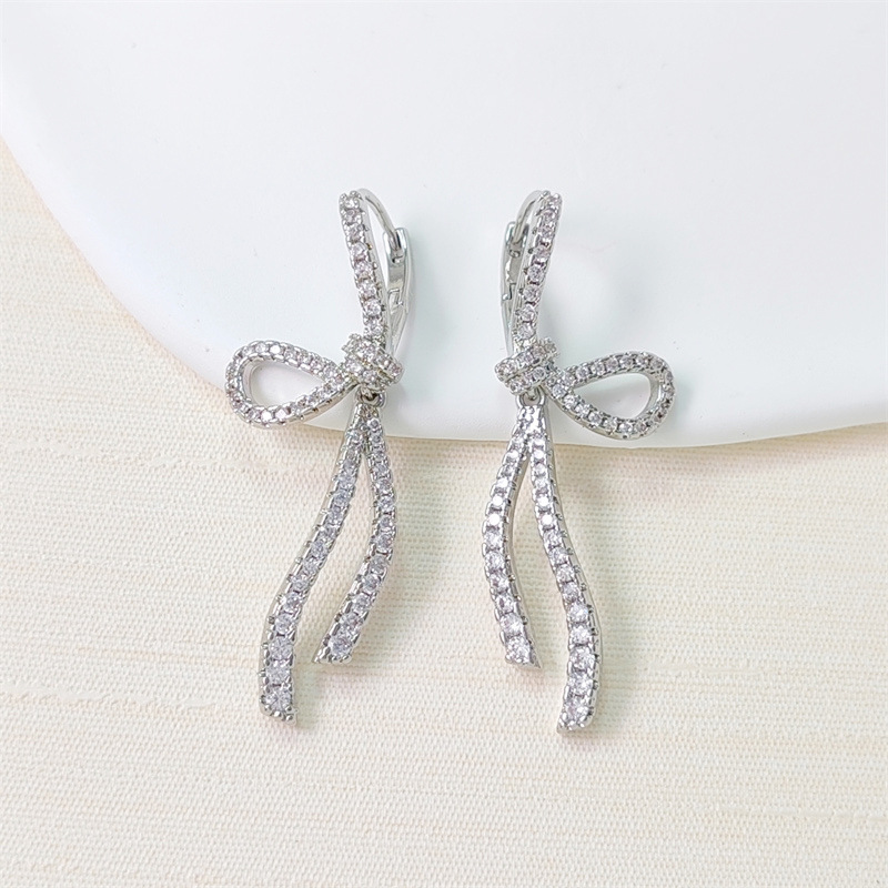 https://fulmo-img-server.com/bridalgleam/3d55859a-f03b-42c4-91f8-d1ba40dd2d70.jpg