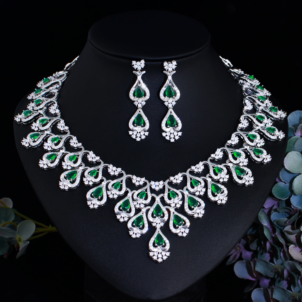 https://fulmo-img-server.com/bridalgleam/425e1ffa-34fb-41e3-a730-92d4efba2dcc.jpg