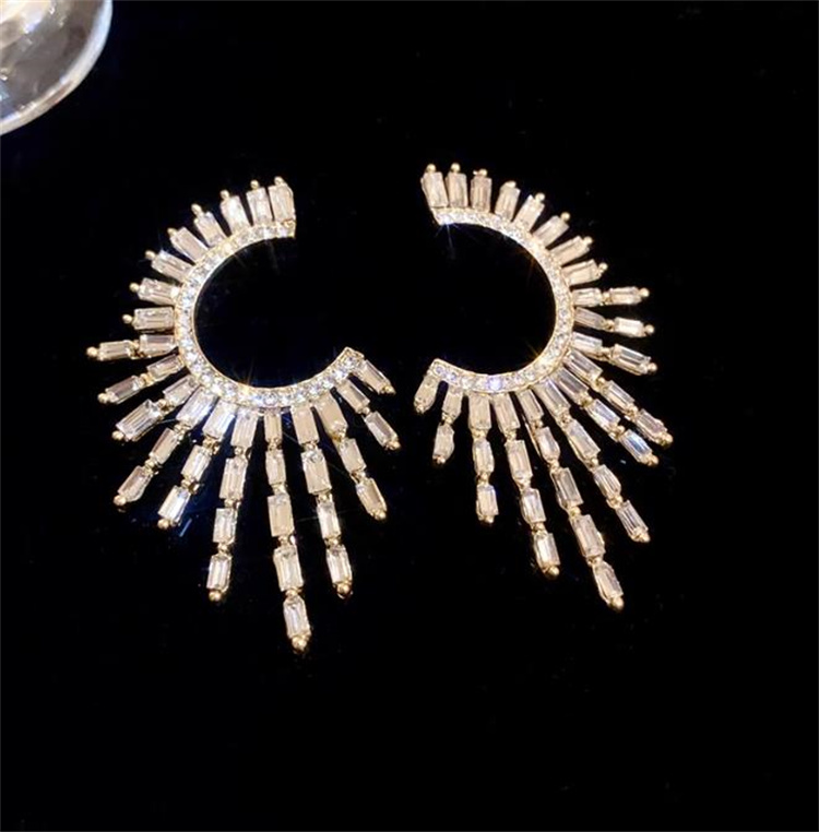 結婚式 アクセサリー 太陽モチーフ 上品 結婚式 ピアス 金色 華やか 耳飾り