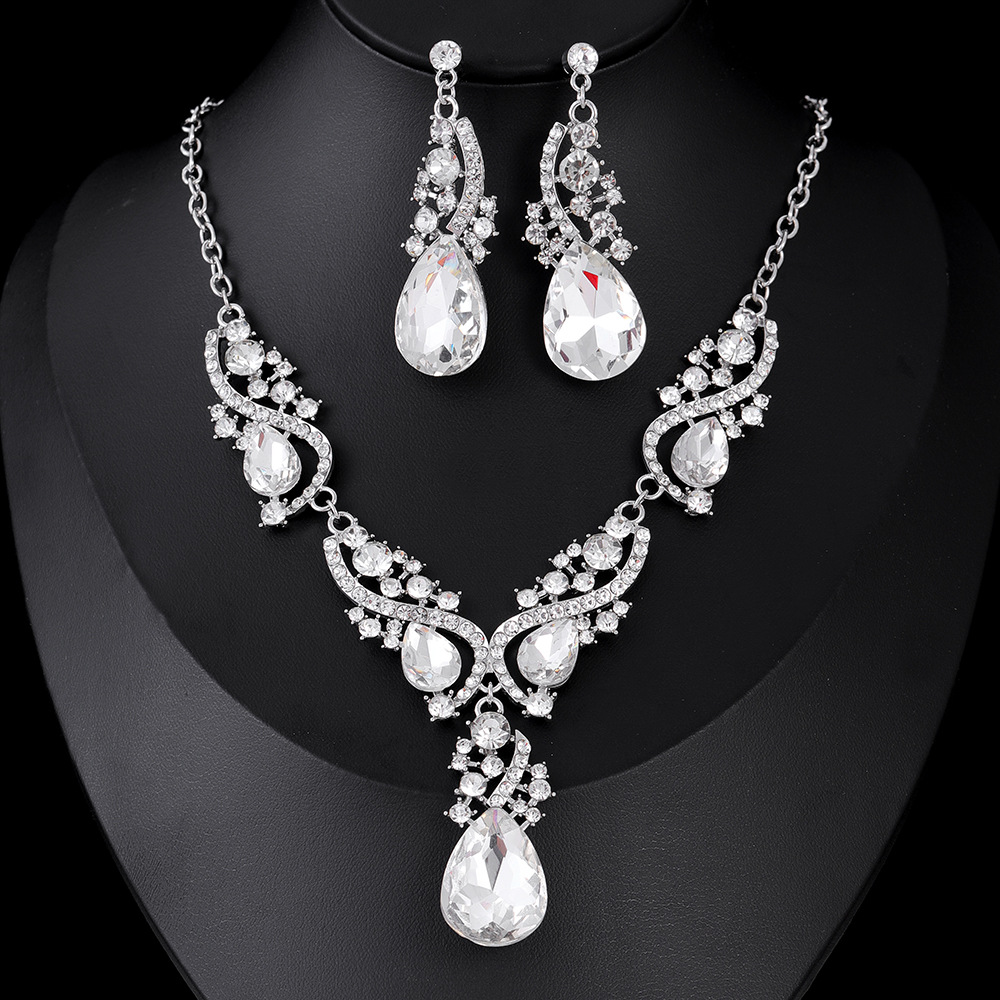 https://fulmo-img-server.com/bridalgleam/4432a0ce-e7aa-4989-8e1d-3daabe3e37cf.jpg
