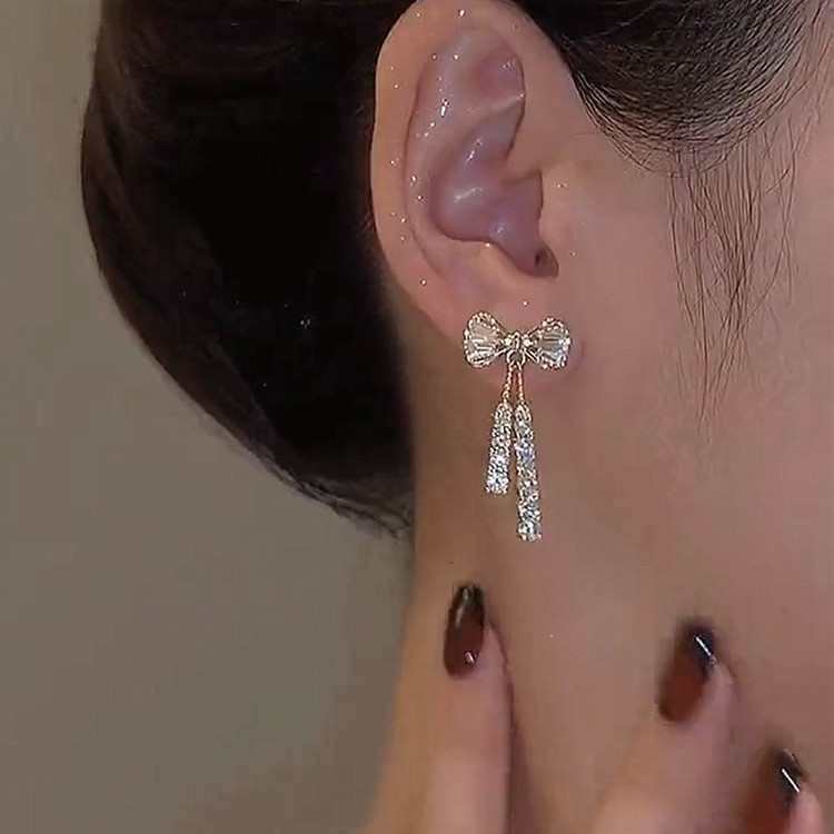 結婚式 アクセサリー 上品リボン煌めきピアス