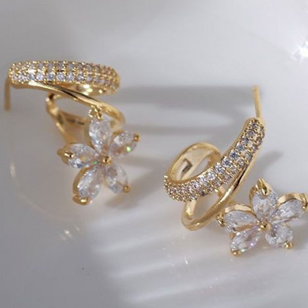 結婚式 アクセサリー きらきら花モチーフ ピアス レディース 上品