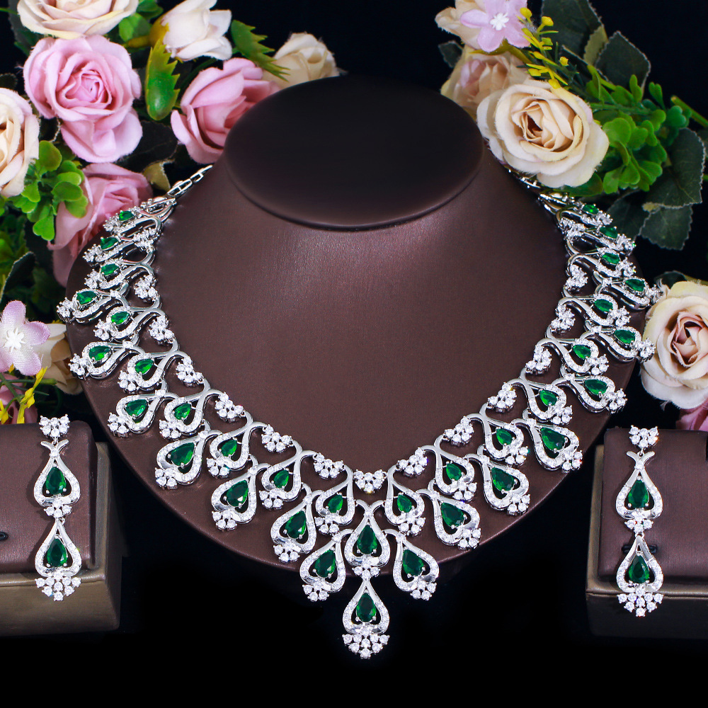 https://fulmo-img-server.com/bridalgleam/599bc827-55dd-4ae9-94a8-0a0c772d2d9c.jpg