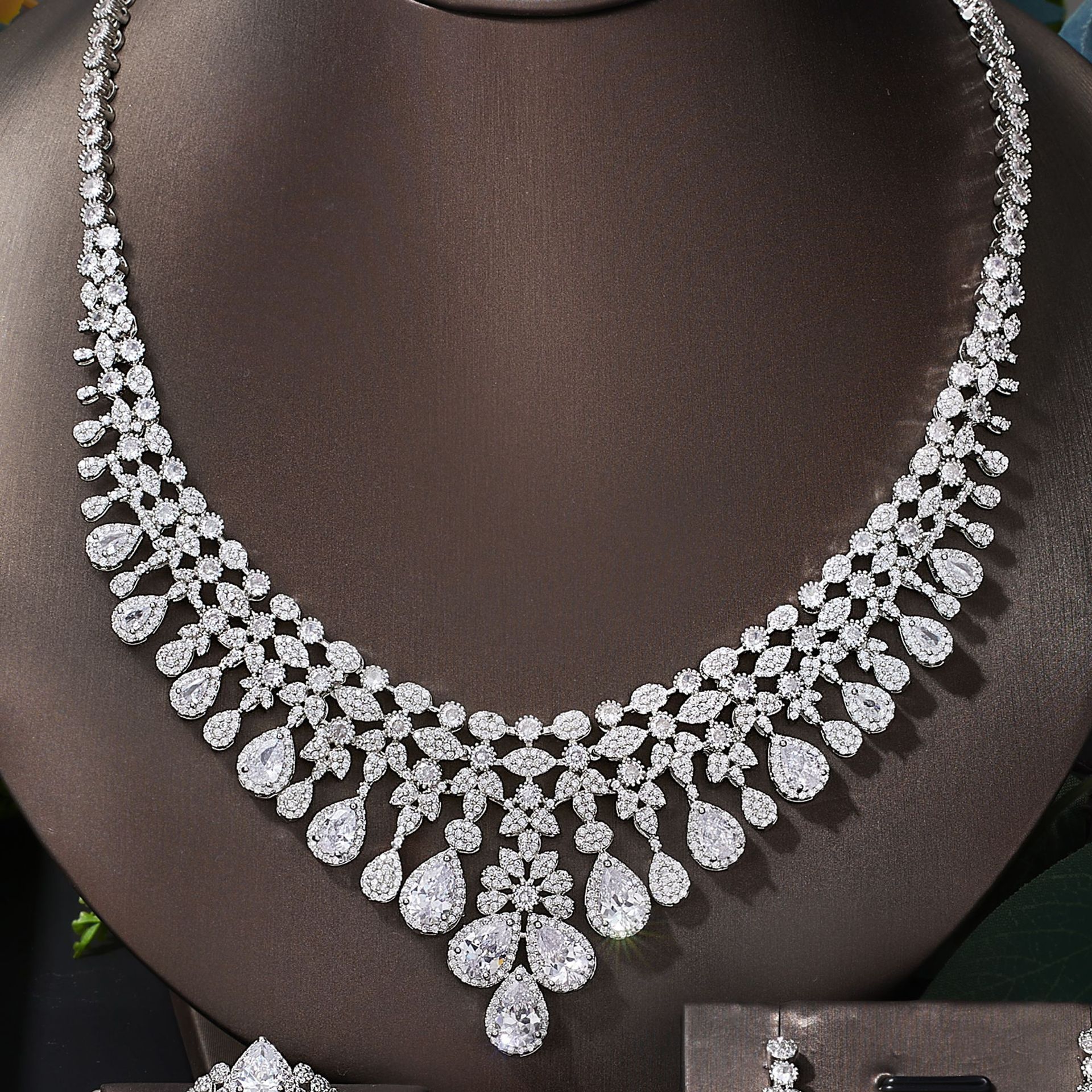 https://fulmo-img-server.com/bridalgleam/5e5dc379-9f5e-4e8a-8d22-57cb55d59af3.jpg