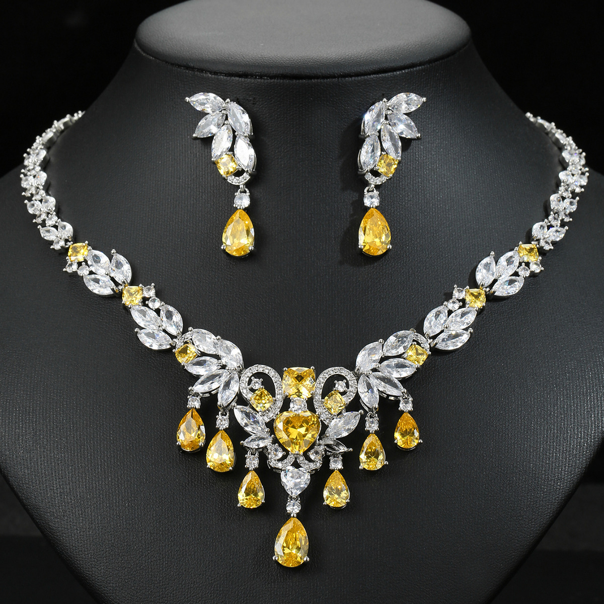 https://fulmo-img-server.com/bridalgleam/6cd3fd07-d440-466f-9cb2-10314cc3d42f.jpg
