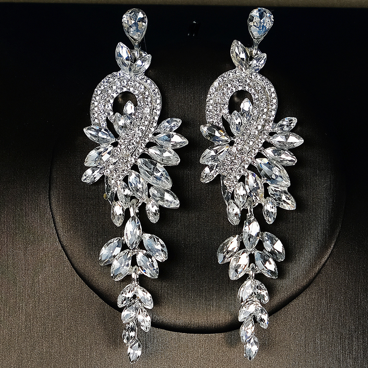 https://fulmo-img-server.com/bridalgleam/734cd539-434c-4116-9771-d55bee2a883b.jpg
