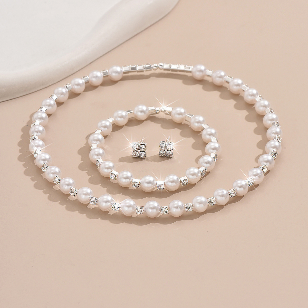 https://fulmo-img-server.com/bridalgleam/73be0a95-93f1-4b6d-b22d-78bef0732f13.jpg