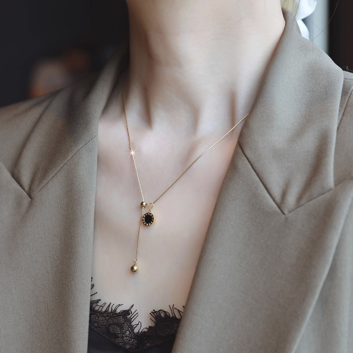 結婚式 アクセサリー 上品な円形モチーフ垂れ下がりネックレス