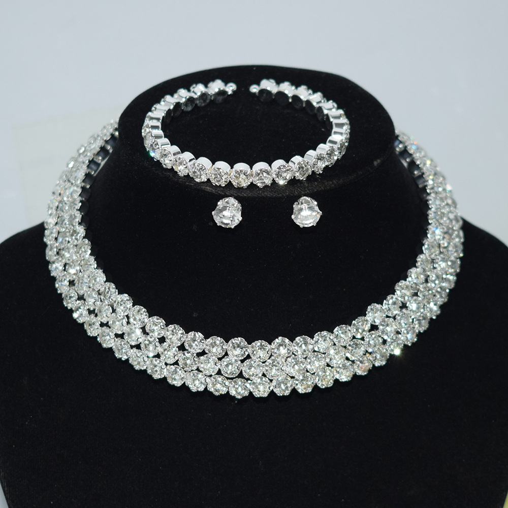 https://fulmo-img-server.com/bridalgleam/774cb00b-8fa7-4bb2-aea5-97756f64d212.jpg