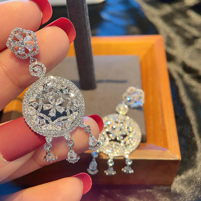 結婚式 アクセサリー 花ちりめん揺れ飾りウェディングピアス