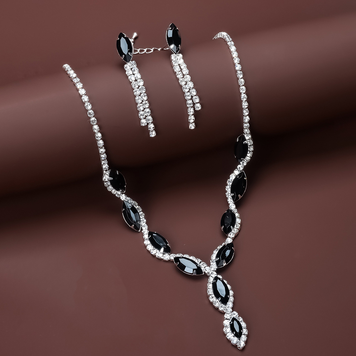 https://fulmo-img-server.com/bridalgleam/7d4e88d8-c7c7-4bd5-b53c-3b1d50b39788.jpg