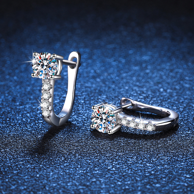 結婚式 アクセサリー 輝きを放つ上質クリスタルピアス