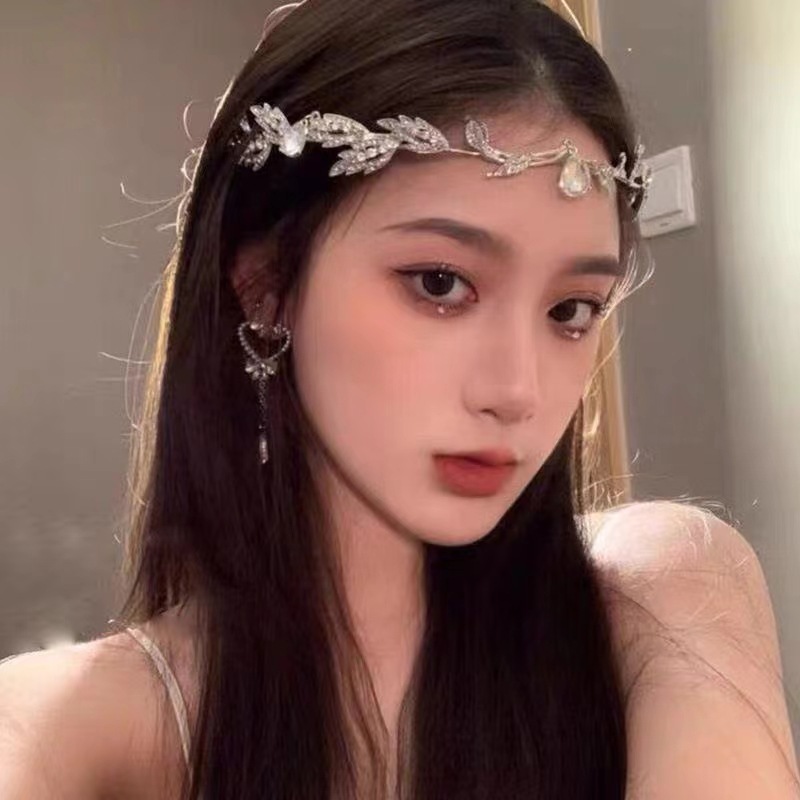 https://fulmo-img-server.com/bridalgleam/85e432be-2555-4bbe-b059-9a19b03ce2d6.jpg